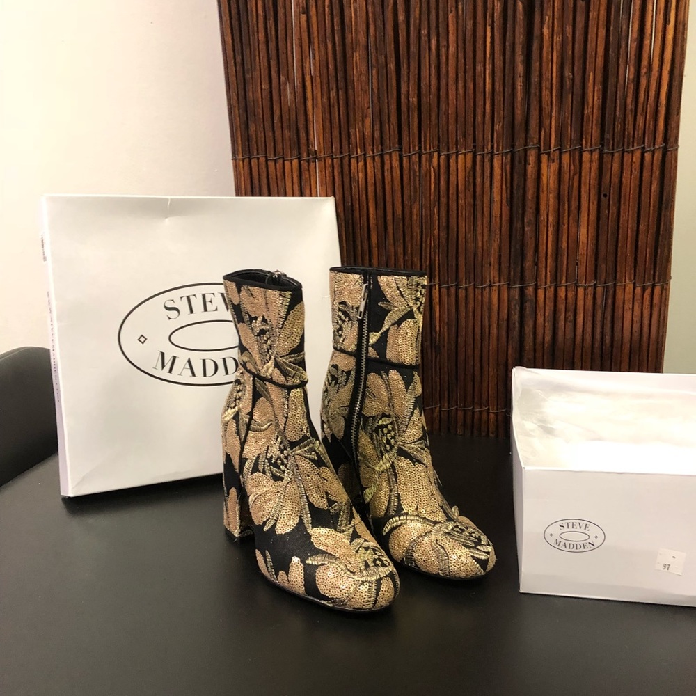 Goldie Gold Sequin Steve Madden boots